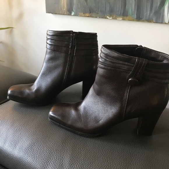 Naturalizer N5 FLASH Dark Brown Zip Boot - Picture 2 of 6